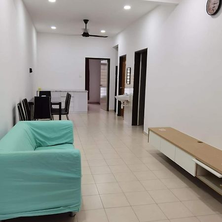 Infinity Homestay Bandar Cemerlang Ulu Tiram Dış mekan fotoğraf